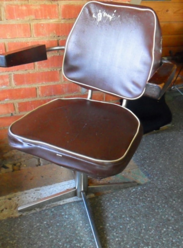 Перетяжка парикмахерского кресла-1117 ДО