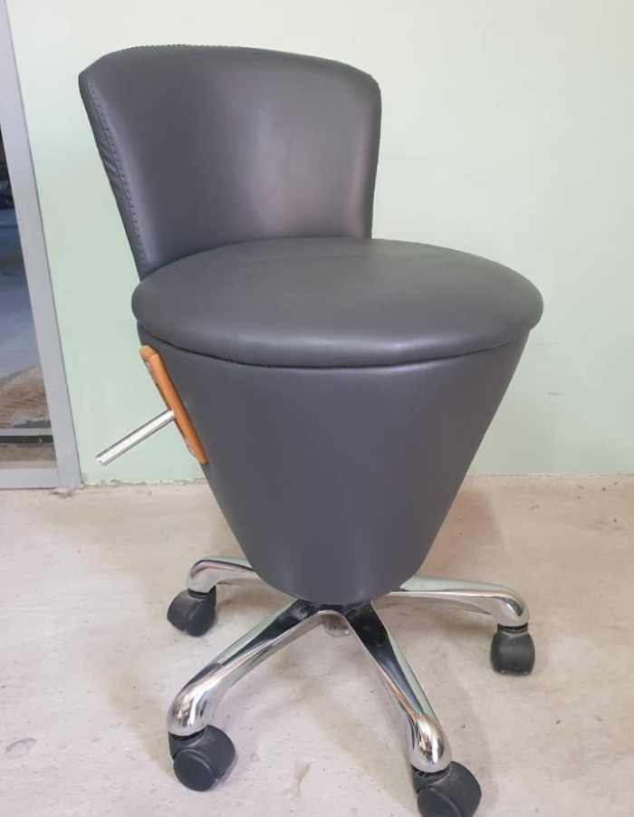 Перетяжка медицинского стула-020 ПОСЛЕ