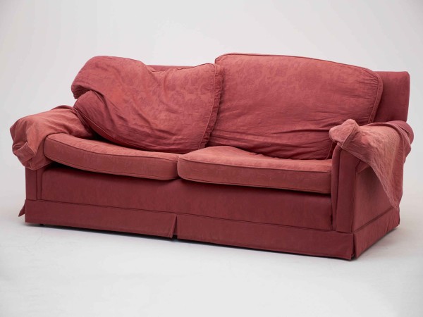 Диван с продавленным наполнителем