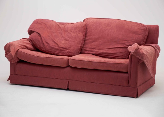 Промявшийся наполнитель дивана