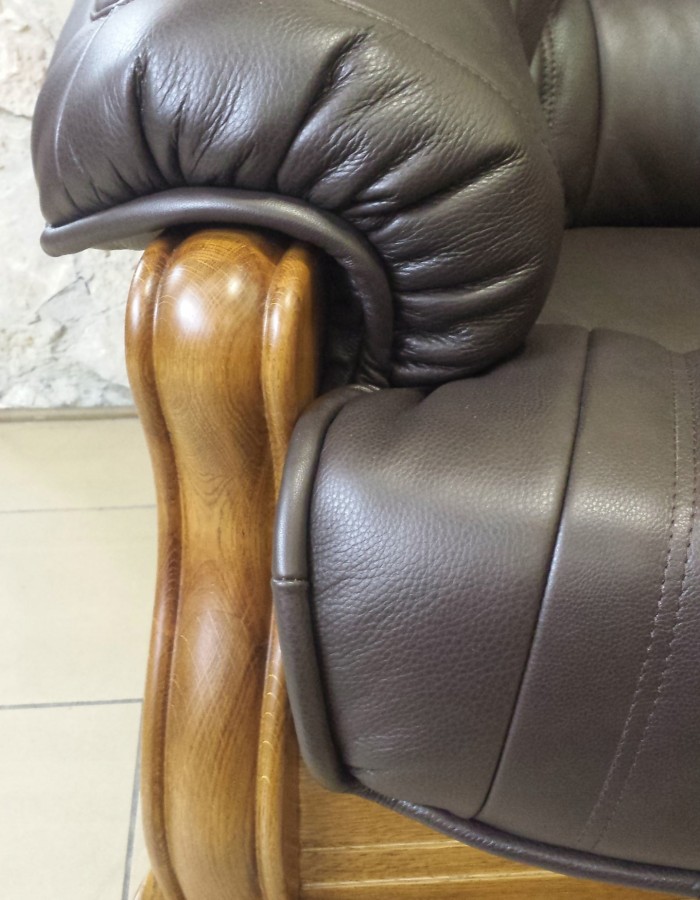 Перетяжка кожаной мебели