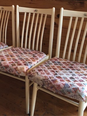 Обивка старых стульев