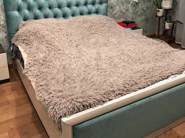 Перетяжка подголовника кровати каретной стяжкой